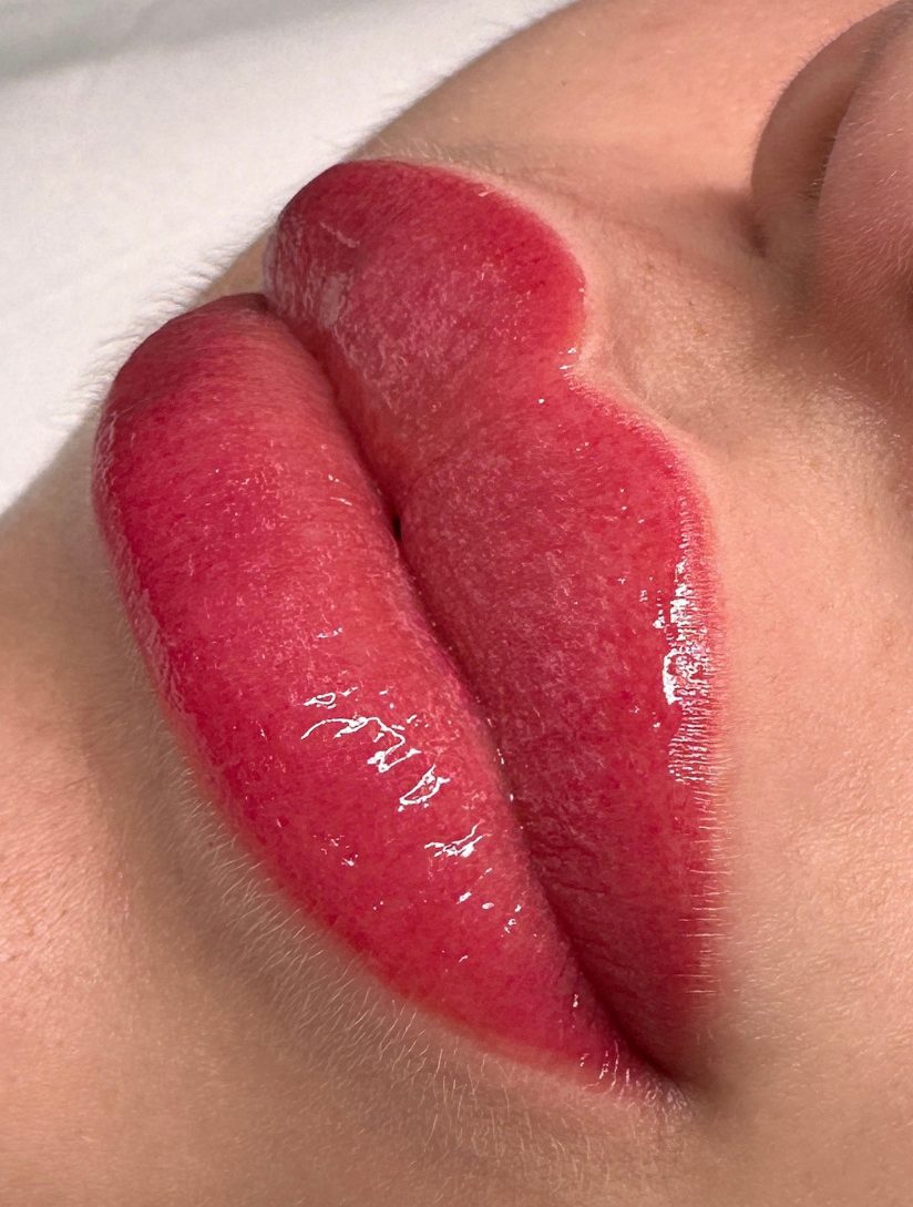 Ejemplo de micropigmentación de labios realizado por Sara Mas Maison de Beauté