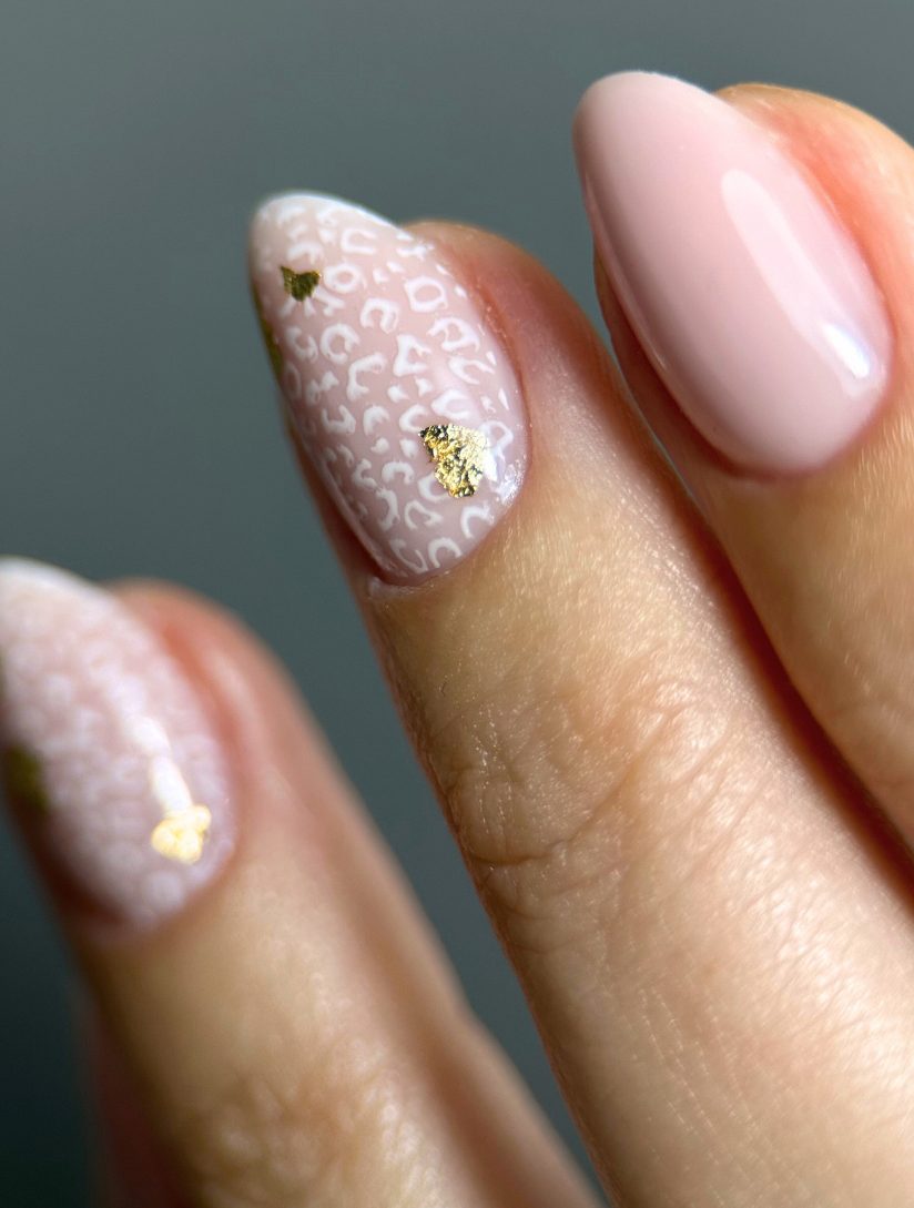 Ejemplo de manicura con decoración realizada por Sara Mas Maison de Beauté